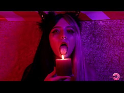 ❤️ Ástríðufullt blowjob frá Sexy Succubus með munnfyllingu Fallegt klám hjá okkur