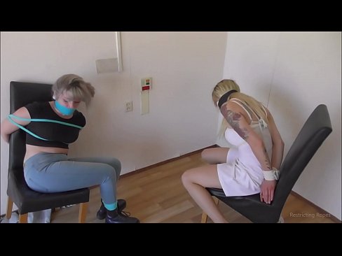 ❤️ Fíkill / bundin og kæfð / stúlka í neyð Fallegt klám hjá okkur