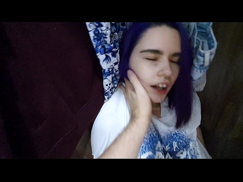 ❤️ Fann systur mína í skápnum og hjálpaði henni að koma Fallegt klám hjá okkur